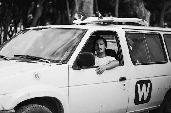Jomi Galeão, board loaded up, Silver Coast