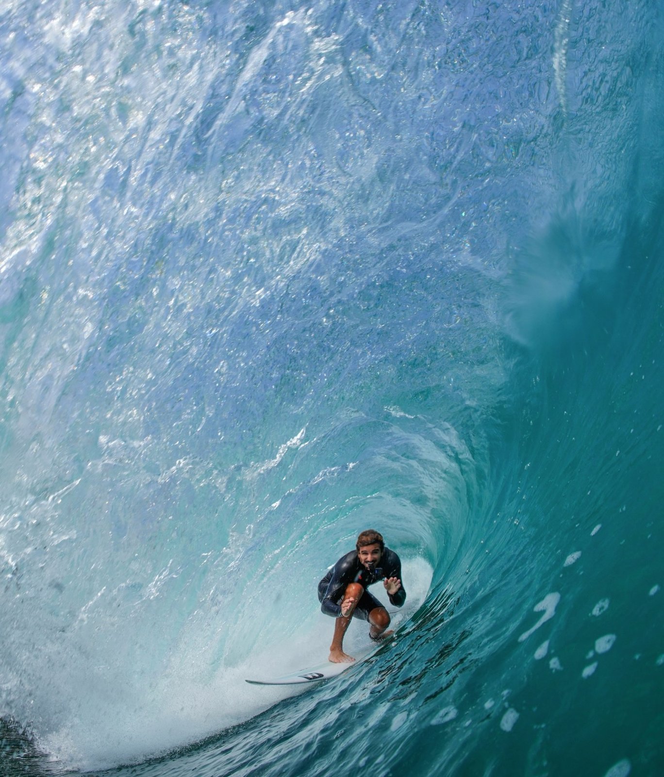 Zé Pedro Carvalho deep in the barrel on a Watta